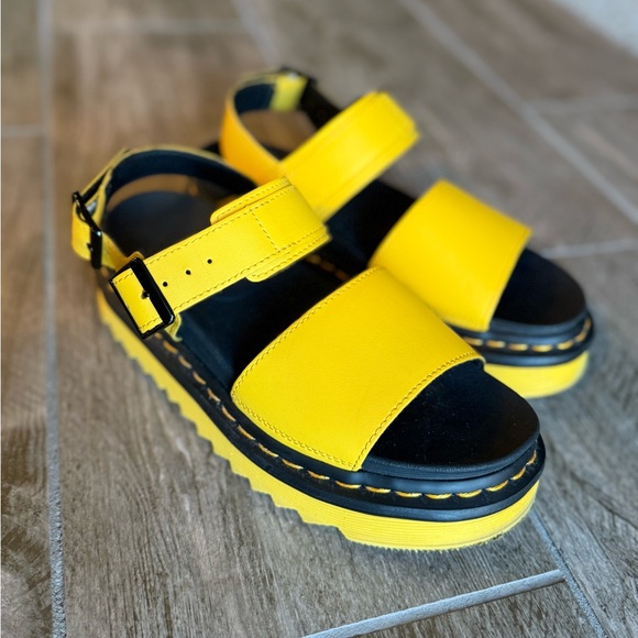 Dr. Martens Voss Quad Yellow Platform Sandals Size 6 - Picture 1 of 14